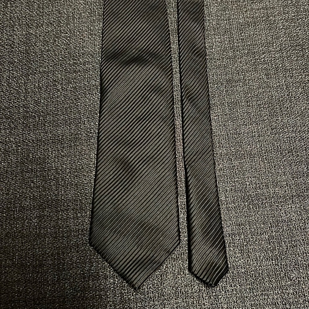 Neiman Marcus Silk Striped Tie in Black
